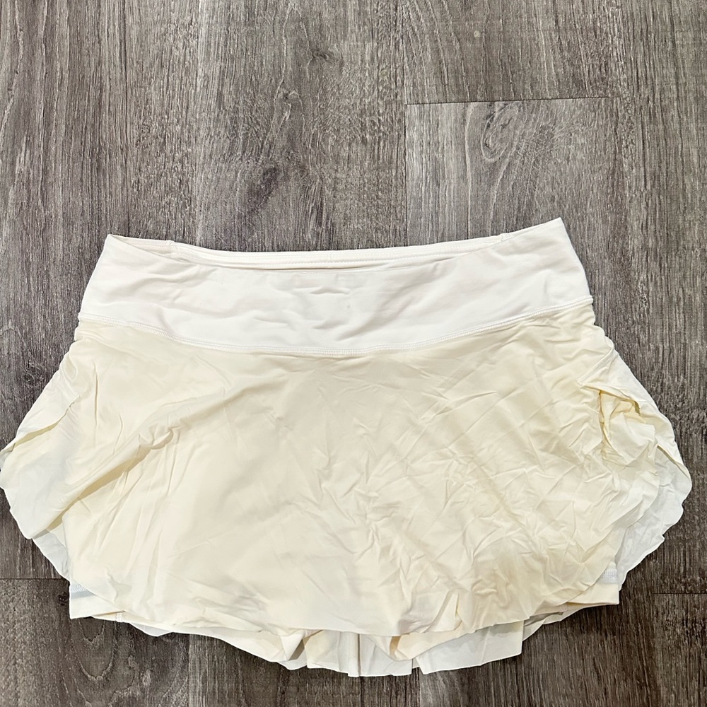 Lululemon athletic Women's Cream Skort